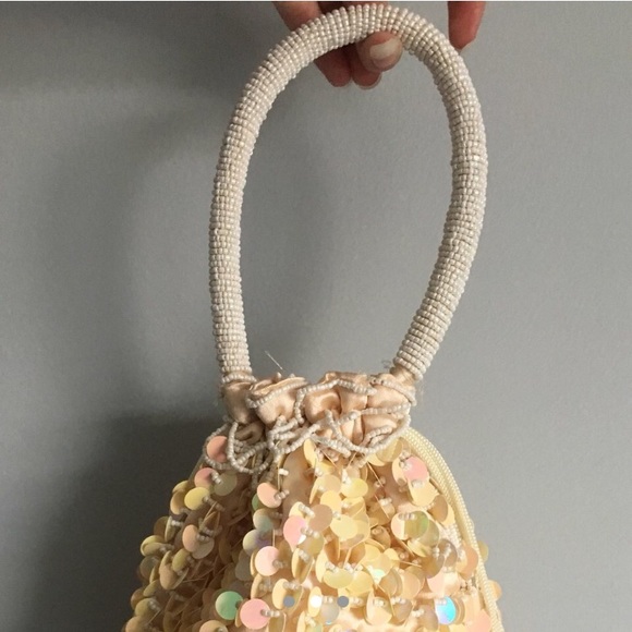 Gorgeous Beaded Bucket Bag - Picture 2 of 3